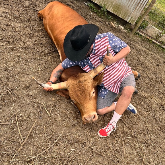 Meet your Posher, Leobardo - Picture 1 of 1